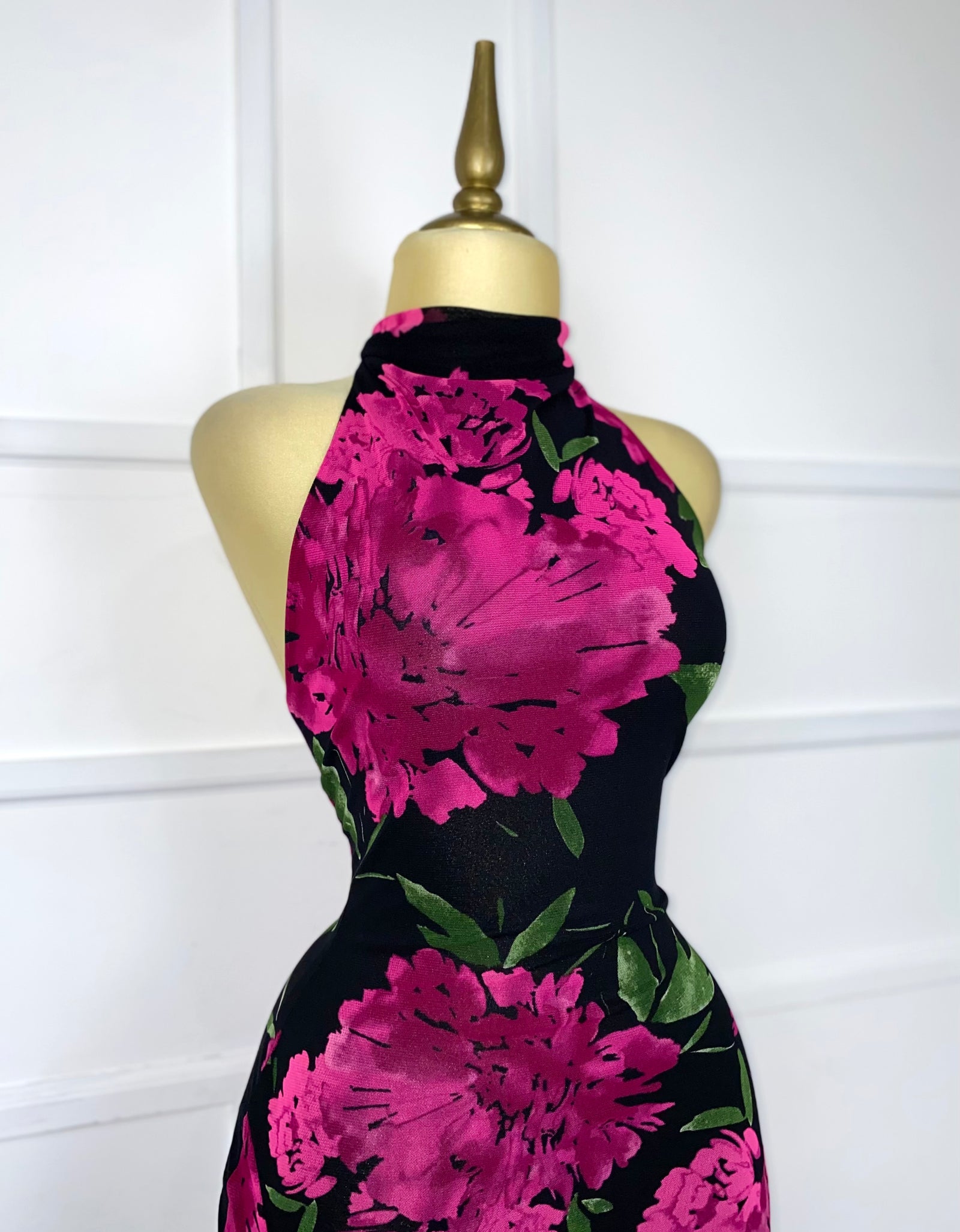 Vestido halter flores rosas