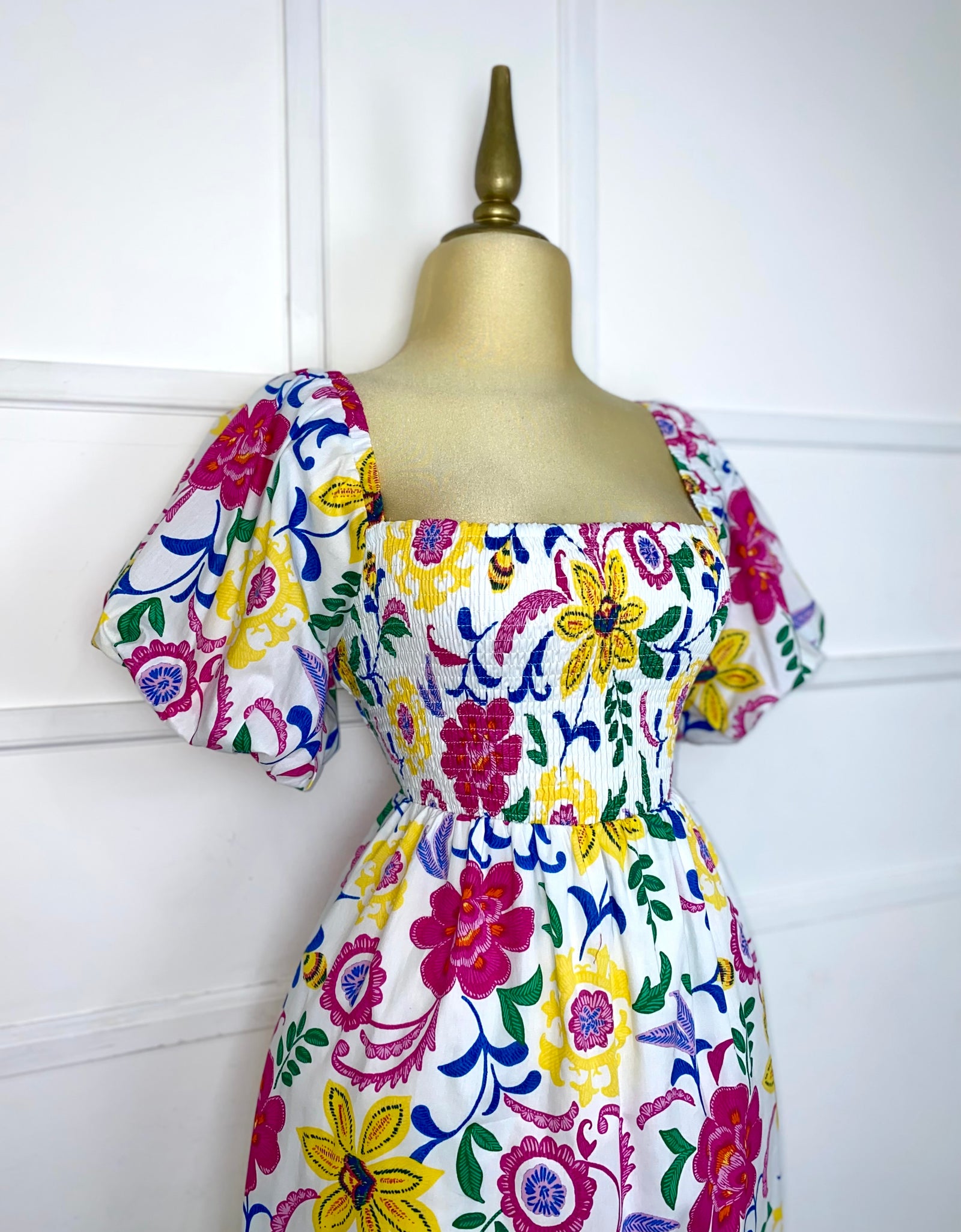 Vestido largo blanco con flores