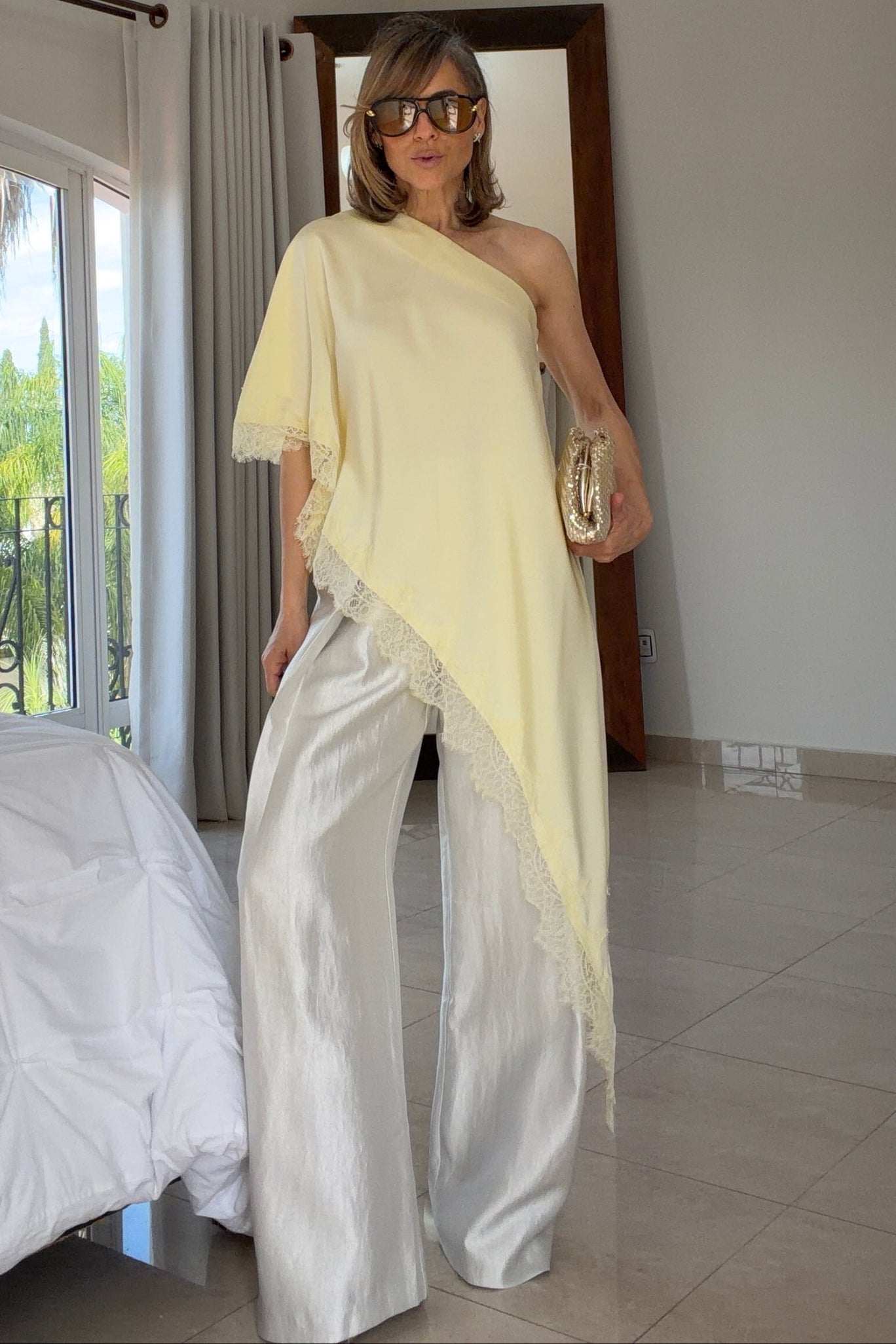 Blusa satín asimétrica con encaje (2 colores)