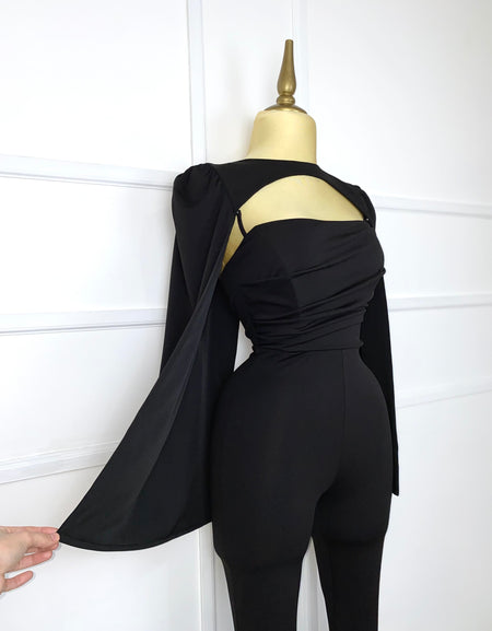 Palazzo negro con capa