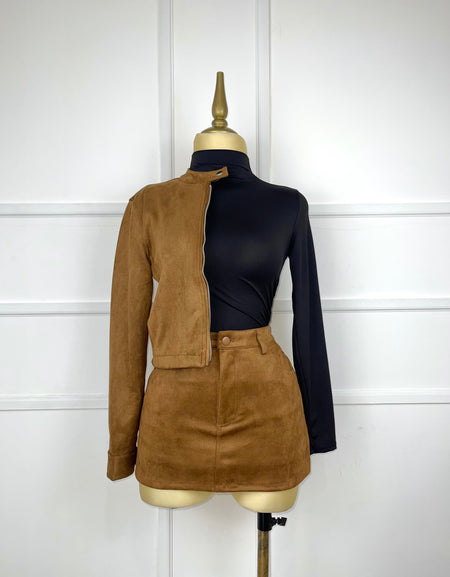 Chamarra camel de gamuza