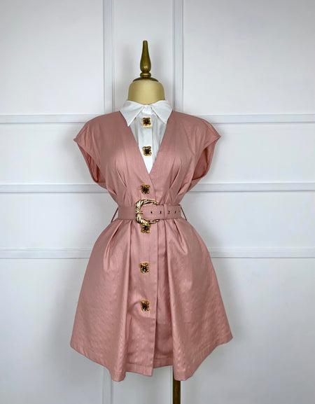 Vestido bicolor botones pedrería y cinto