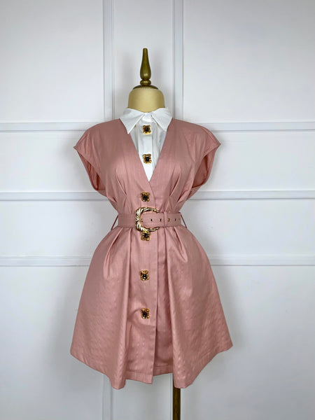 Vestido bicolor botones pedrería y cinto