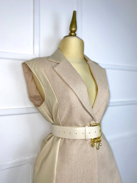 Set beige con vinipiel y cinto