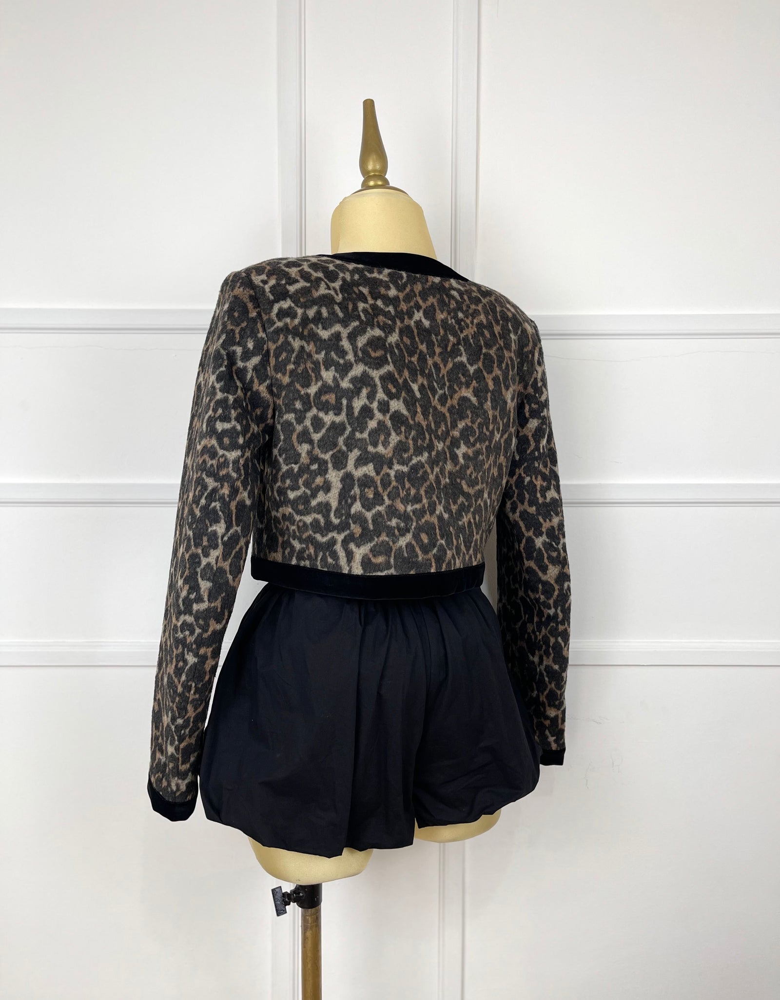 Blazer afelpado animal print con gamuza