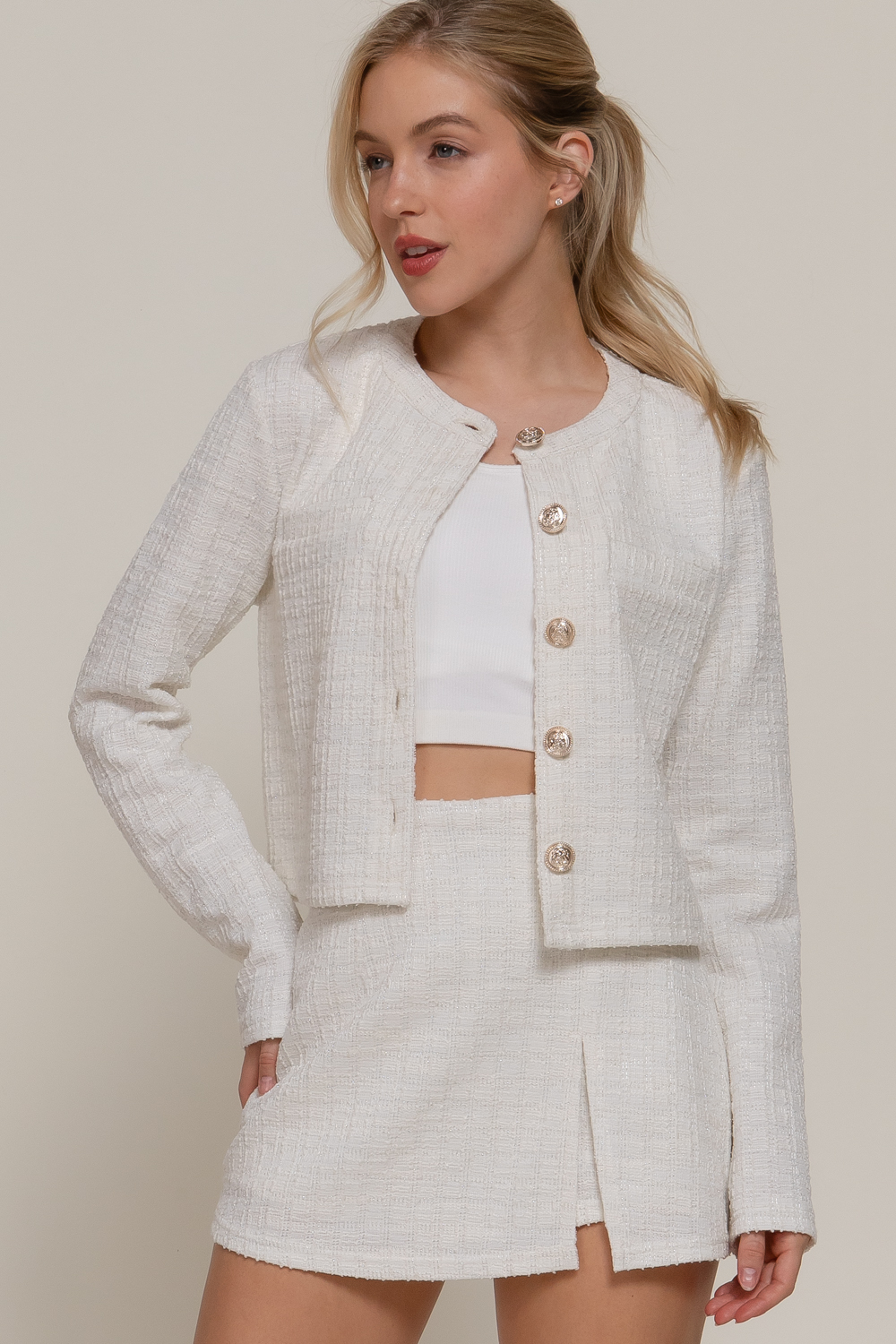 Blazer blanco tweed ligero botones plata