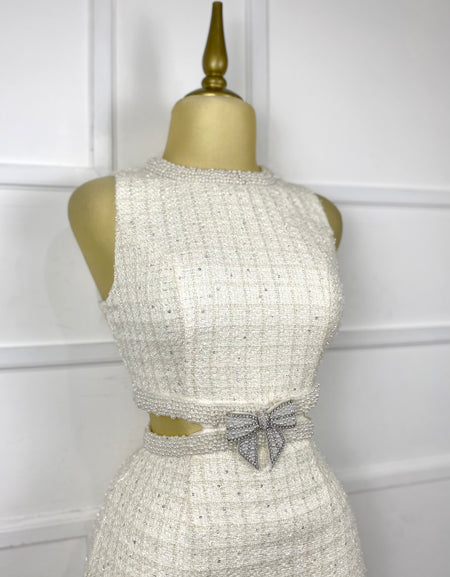 Vestido tweed beige con perlas