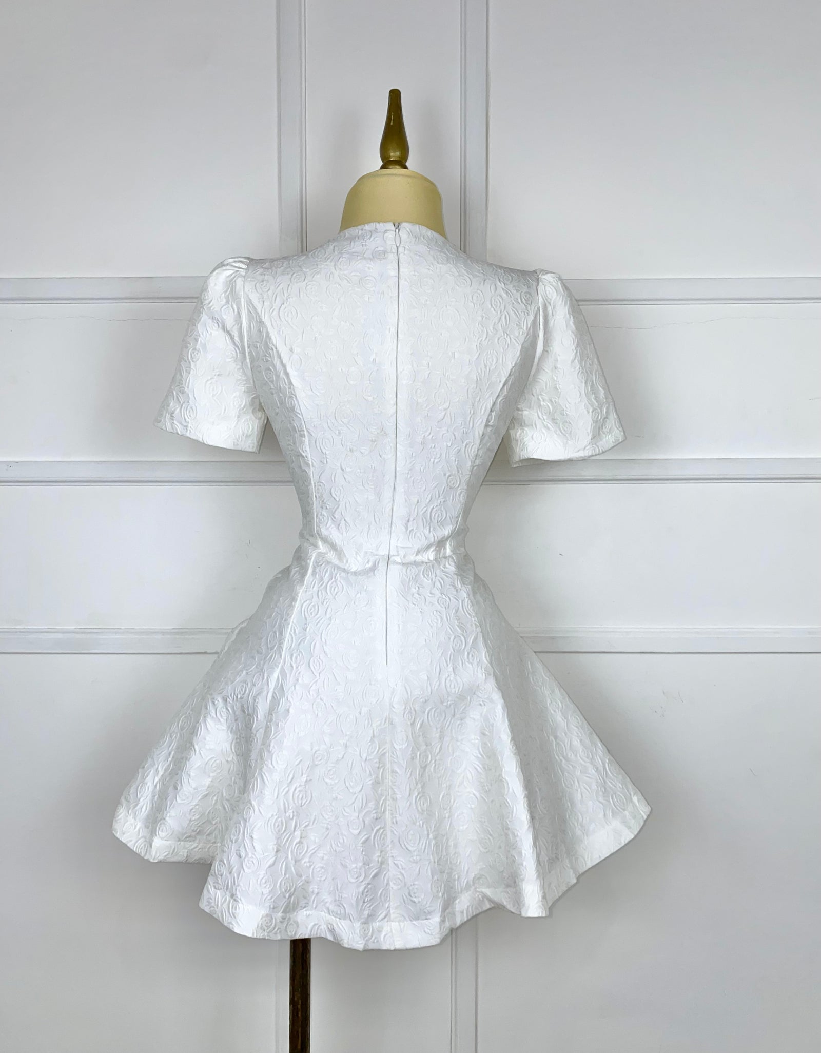 Vestido blanco brocado corte A