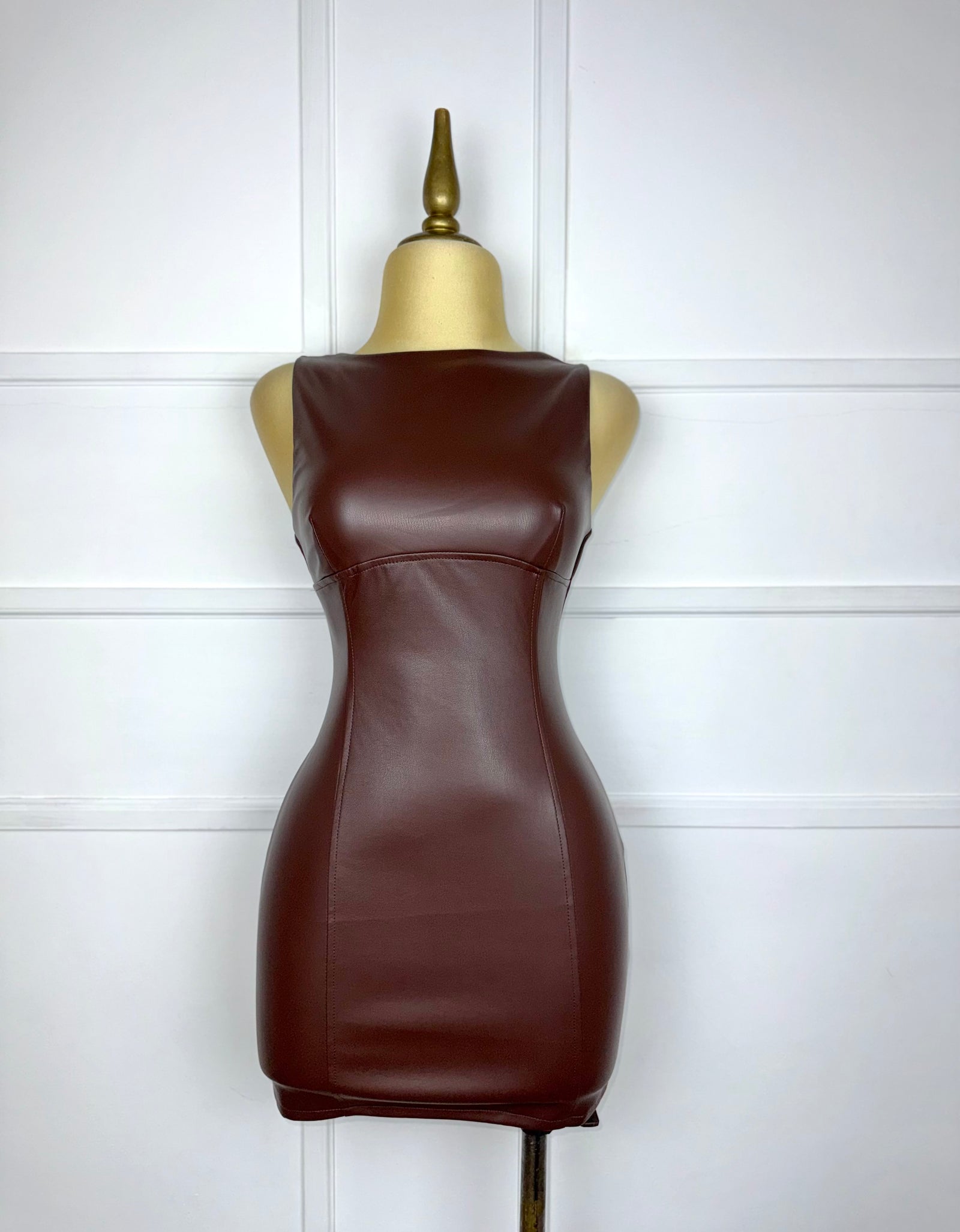 Vestido marrón vinipiel