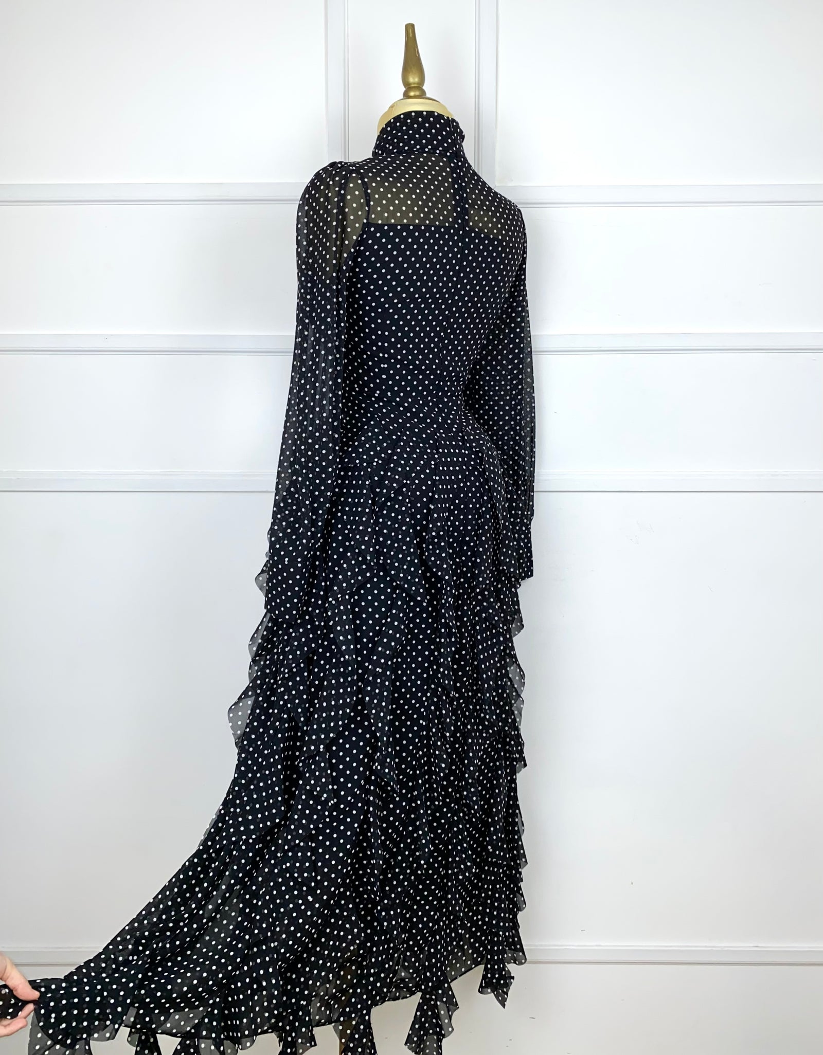 Vestido polka dots con olanes