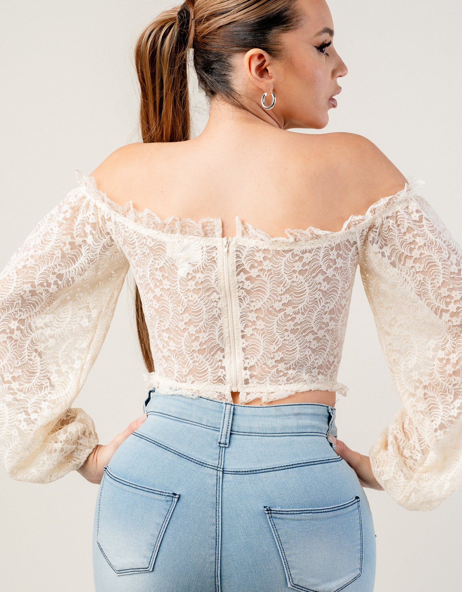 Blusa beige de encaje