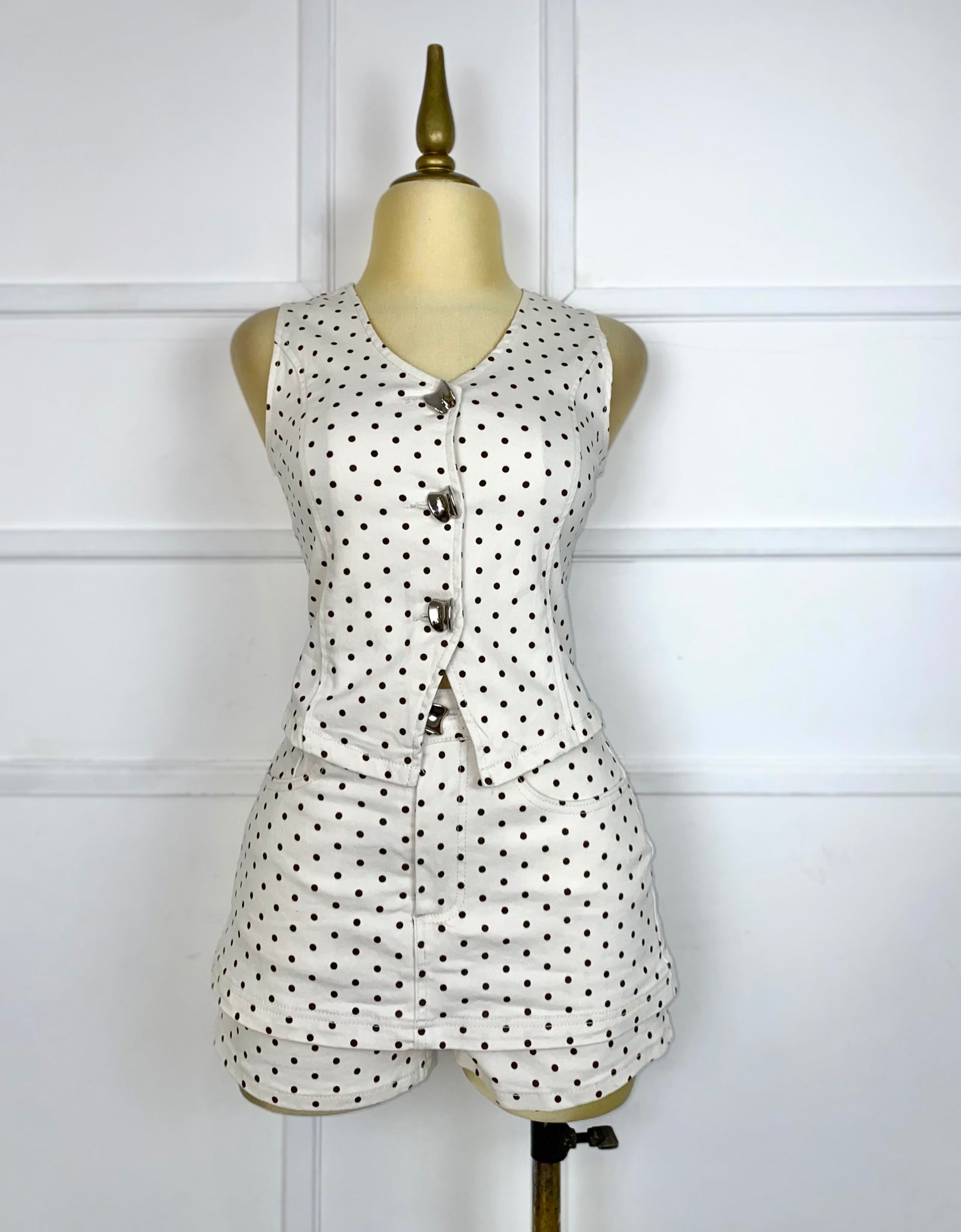 Set beige lunares café tipo mezclilla