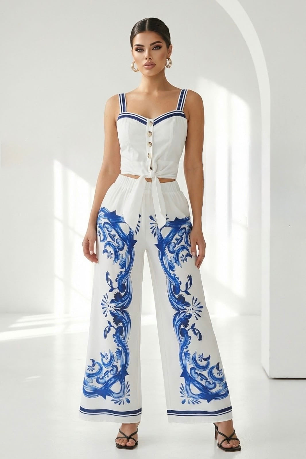 Set blanco tipo lino con estampado azul