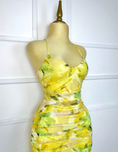Vestido midi amarillo con flores