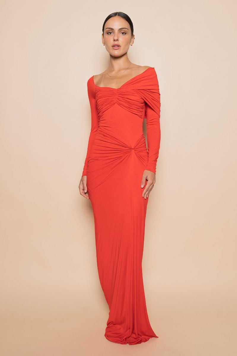Vestido largo con drapeado