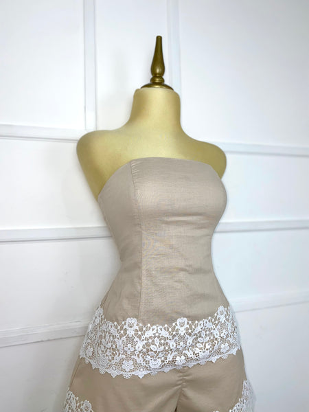 Set nude tipo lino con encaje