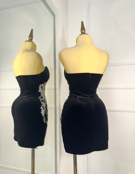 Vestido negro velvet con pedrería
