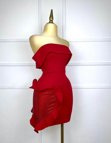 Vestido rojo con corazón de pedrería