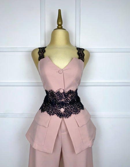 Set rosa con encaje negro