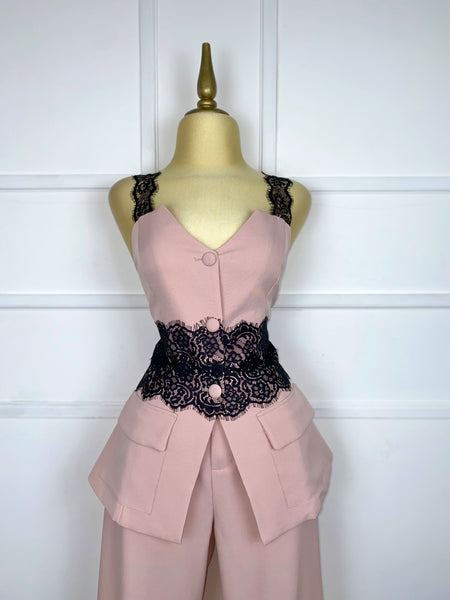 Set rosa con encaje negro