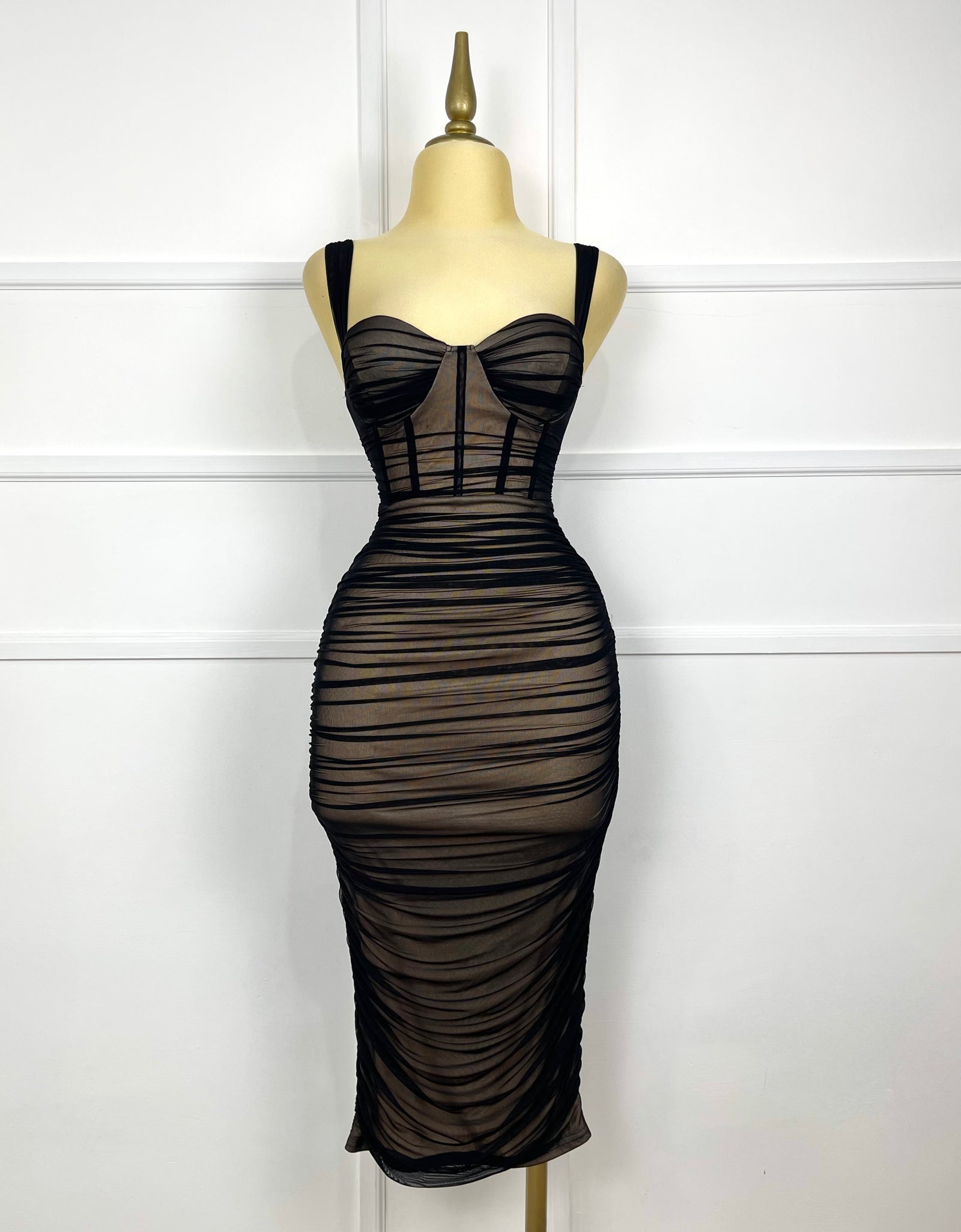 Vestido nude/negro drapeado