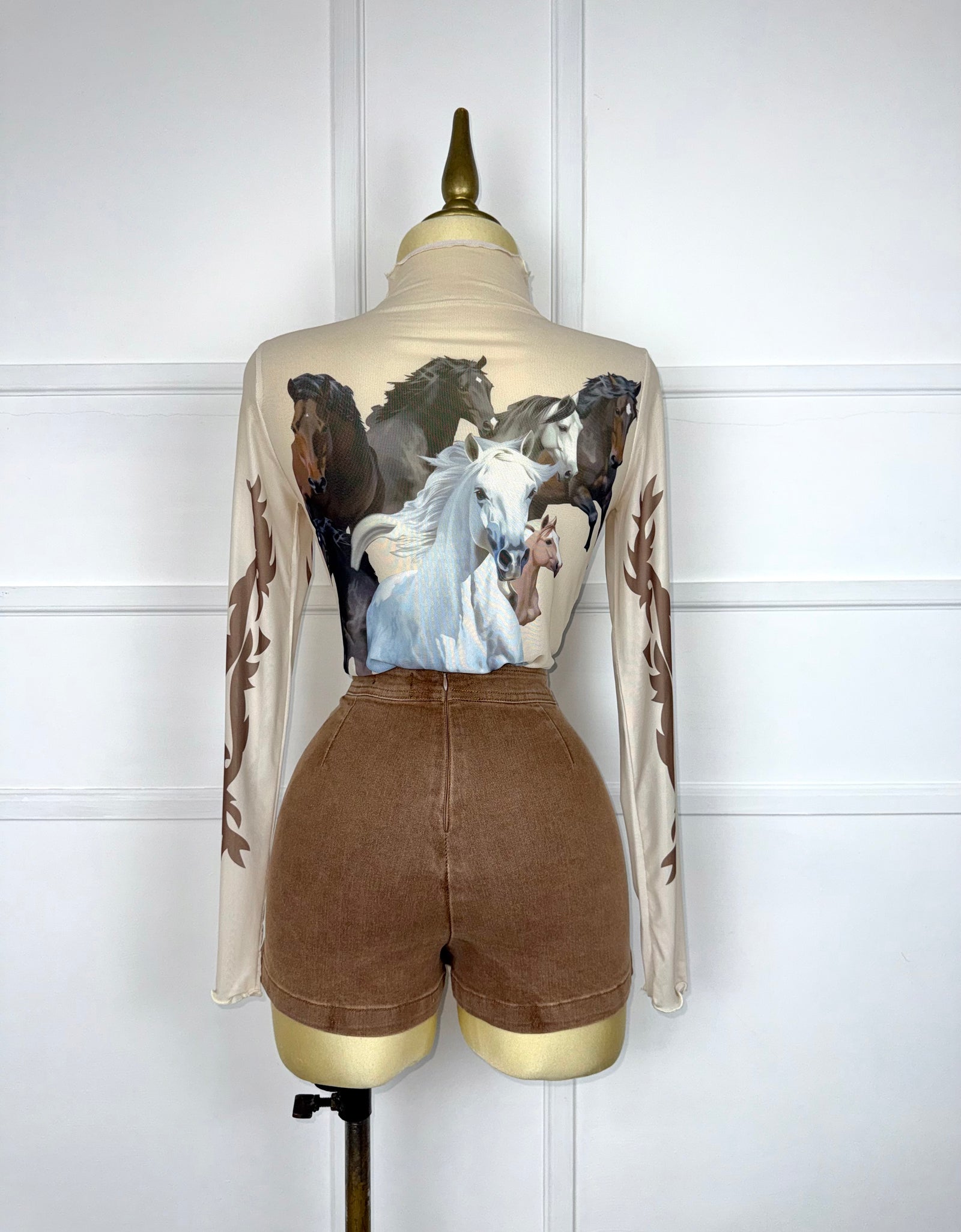 Blusa mesh estampado caballos