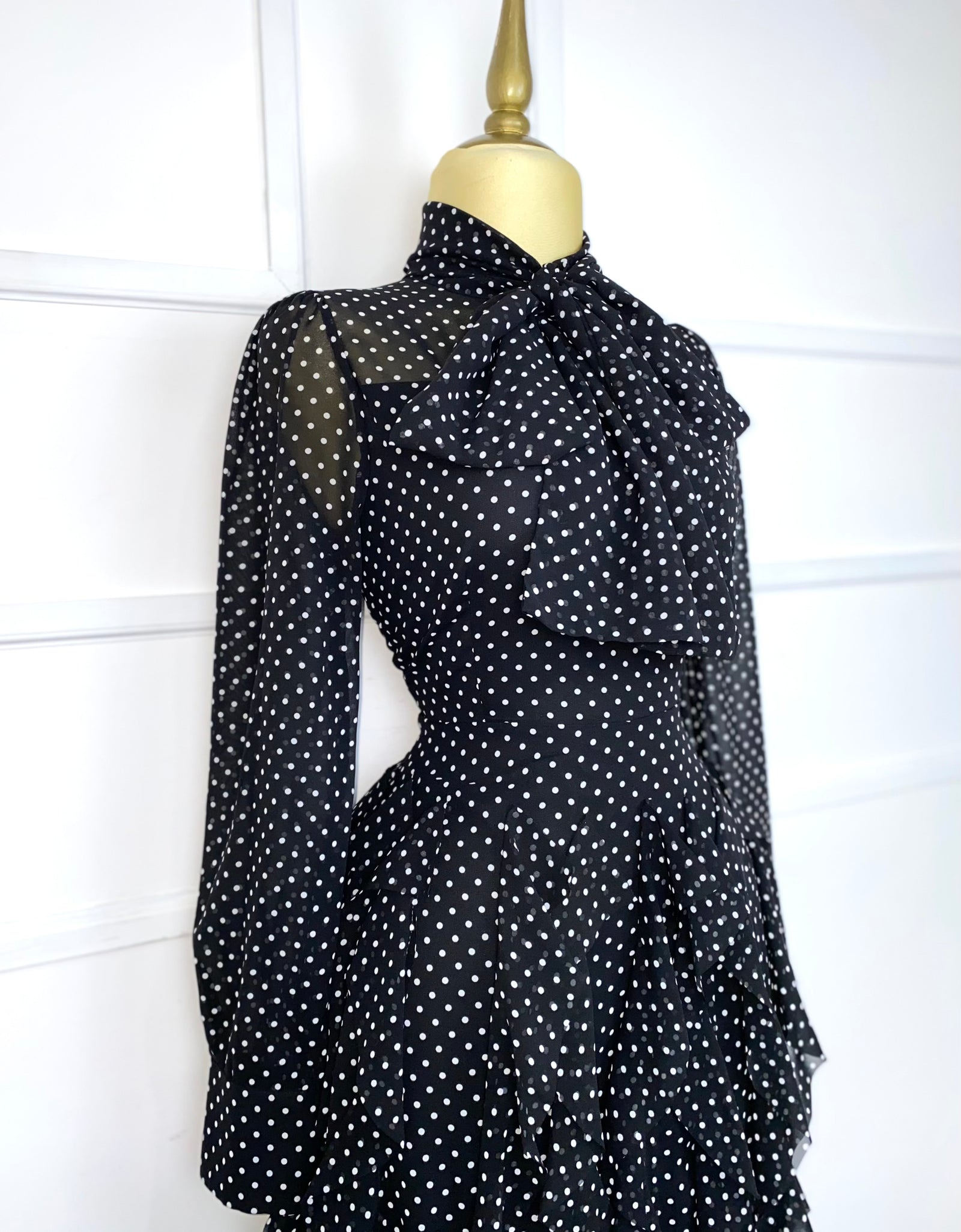 Vestido polka dots con olanes