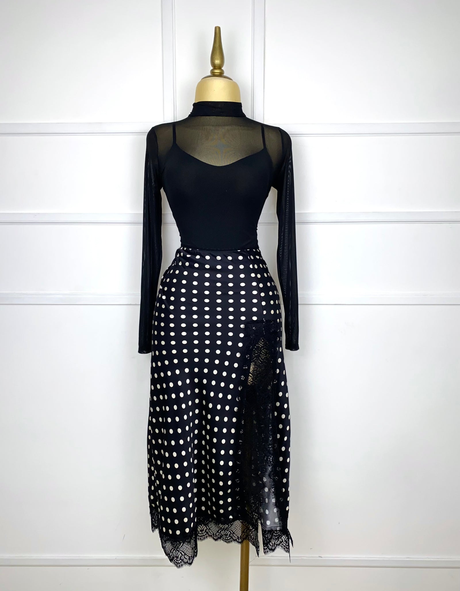 Blusa negra mesh corta