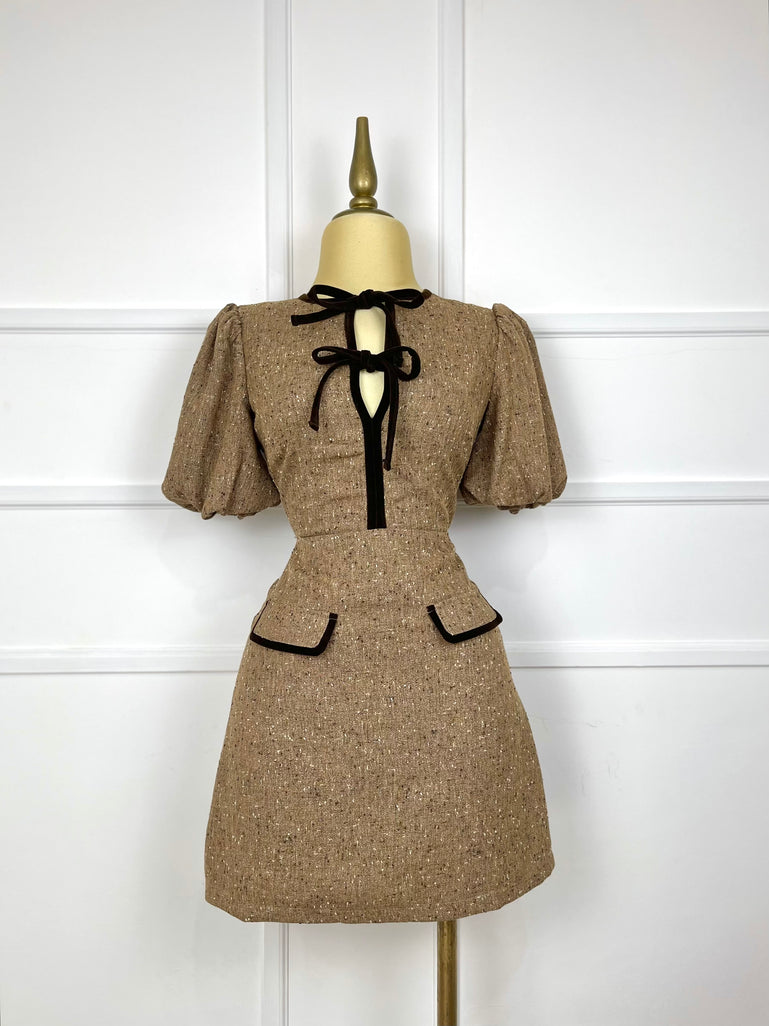 Vestido café multi con moñitos gamuza Pequeño (S)