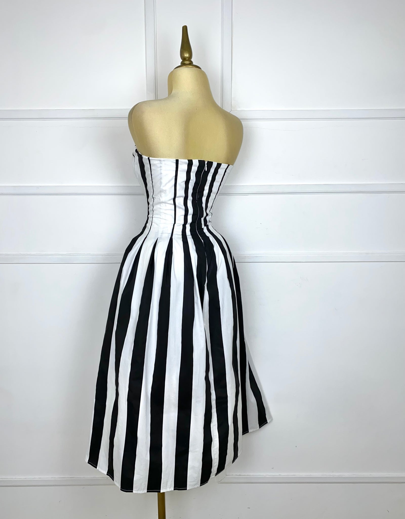 Vestido midi black/white de líneas