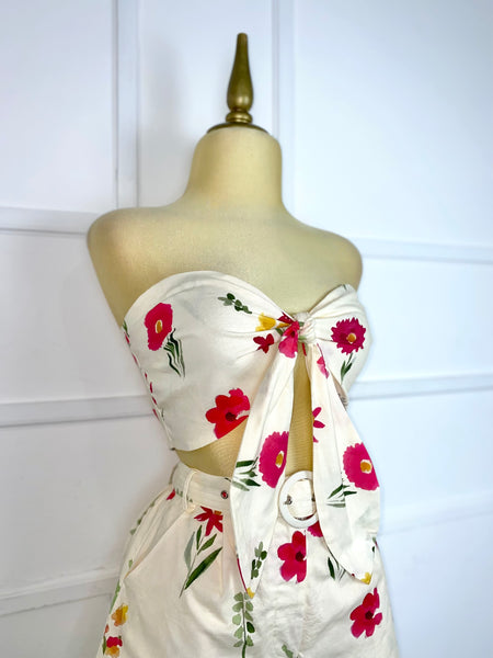 Set beige con flores y cinto