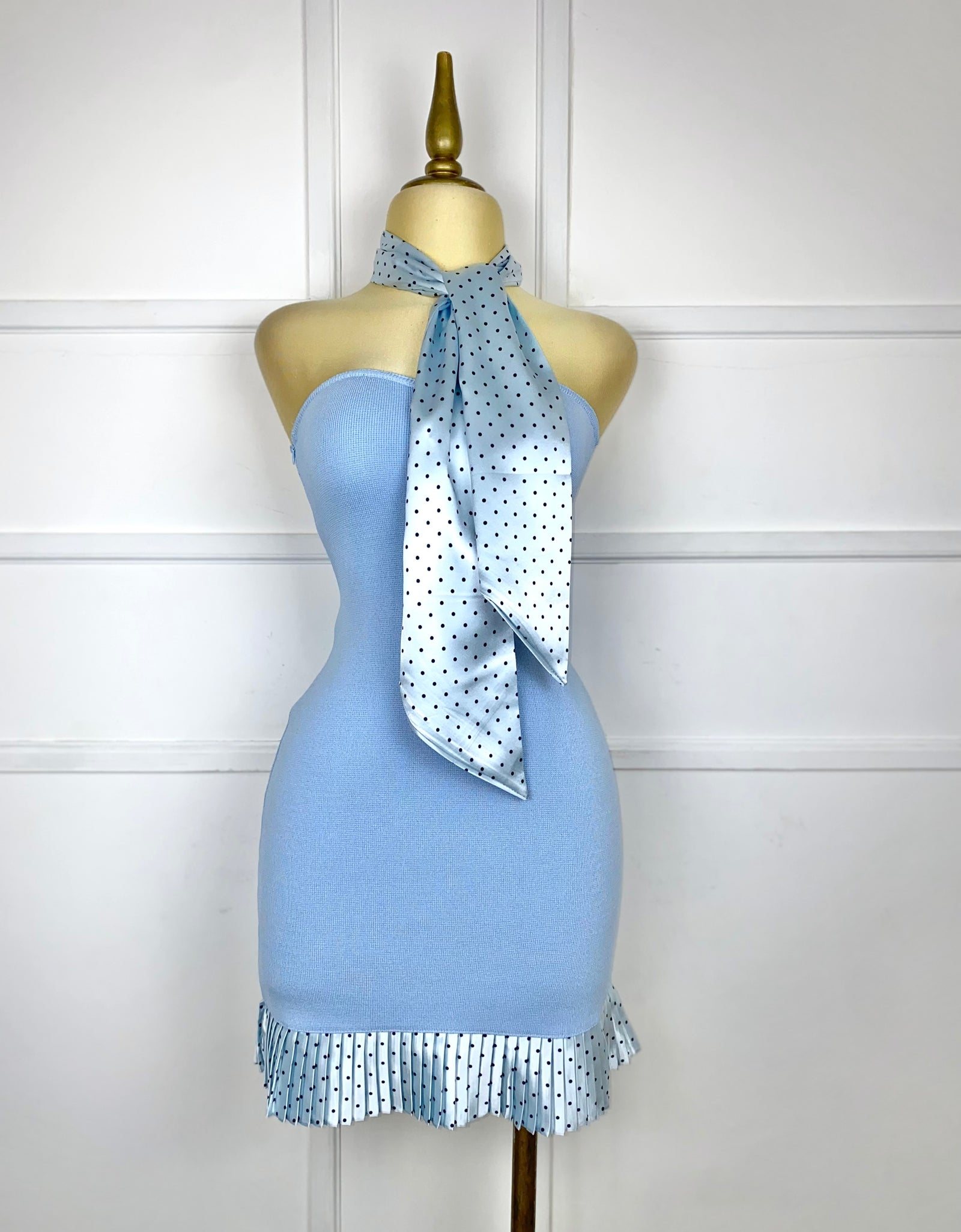 Vestido baby blue de punto con listón
