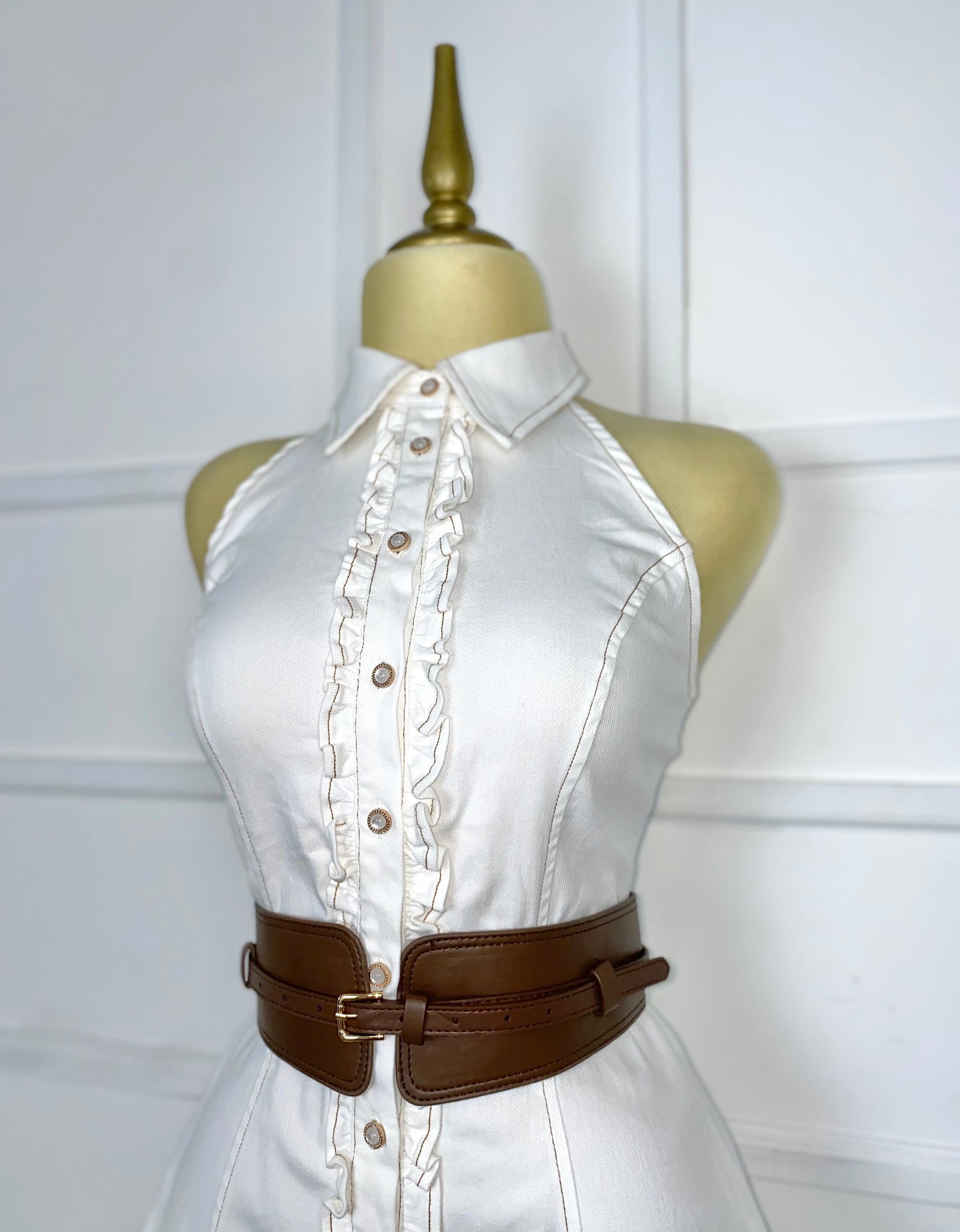 Vestido blanco halter con cinto