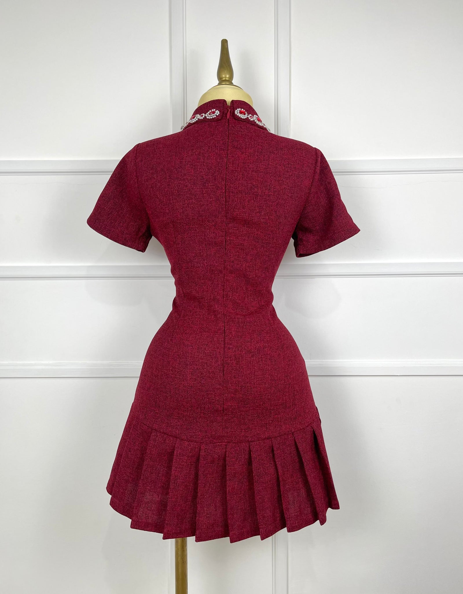 Vestido rojo tweed con pedrería