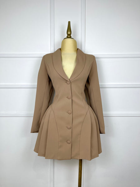 Vestido moka tipo blazer con plisado