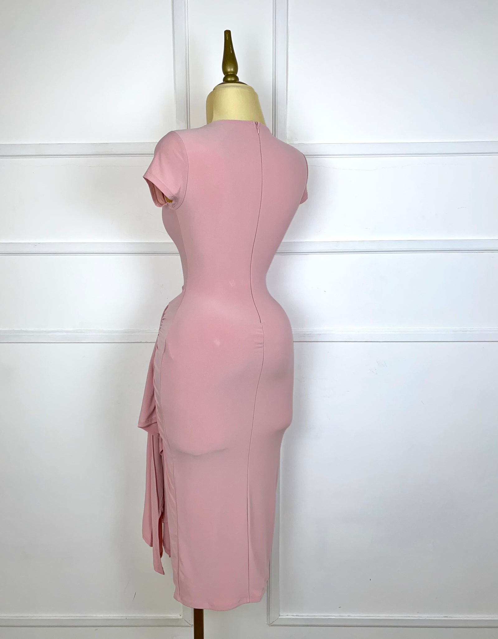 Vestido rosa liso con abertura