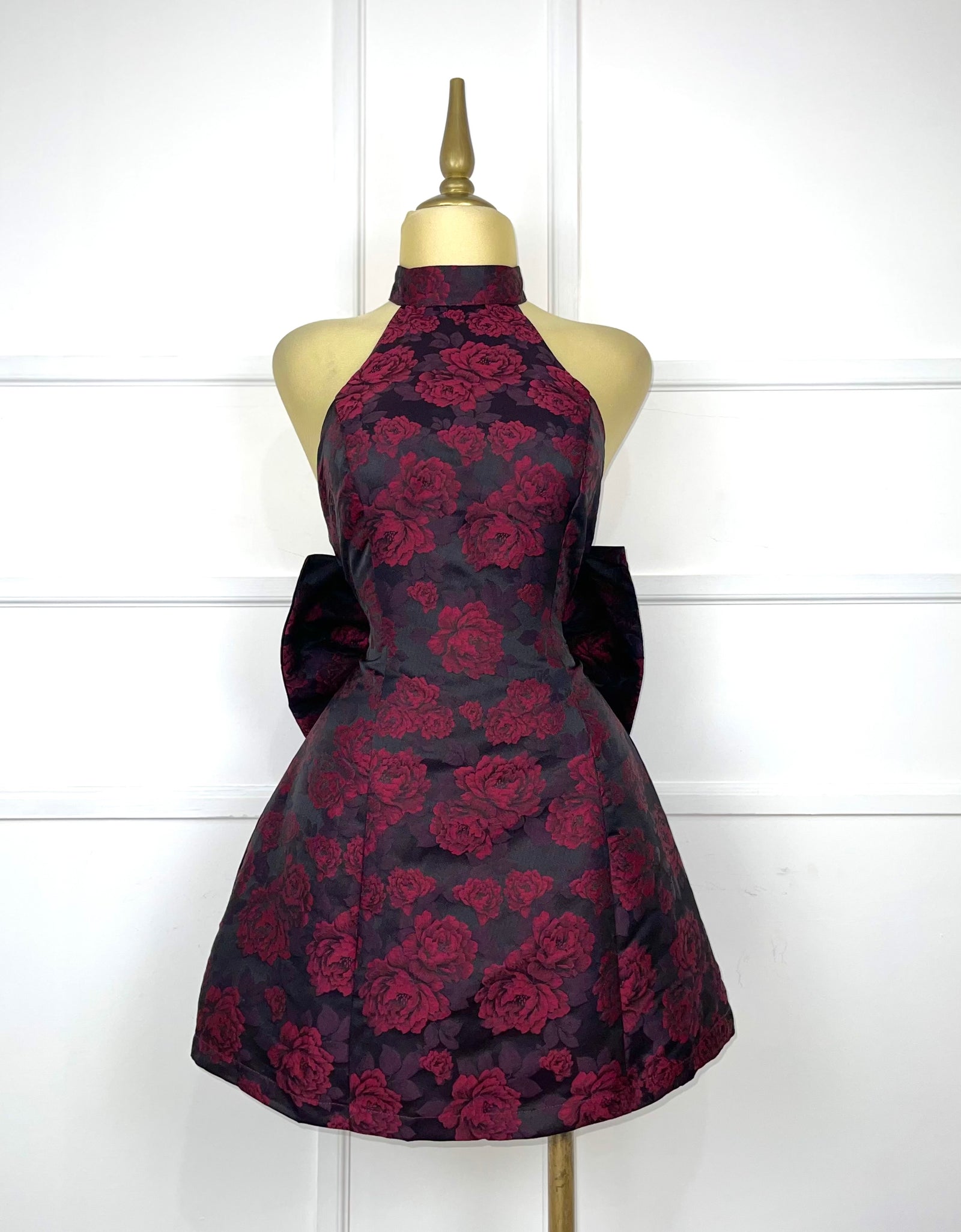 Vestido corto estampado rosas con moño