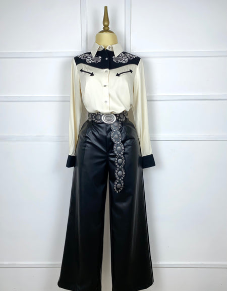 Camisa beige con negro vaquera