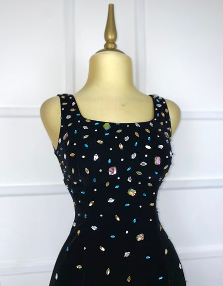 Vestido negro terciopelo y cristales