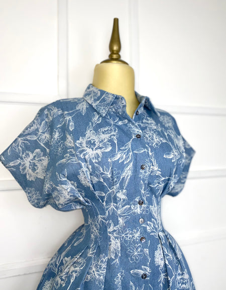 Vestido azul con flores