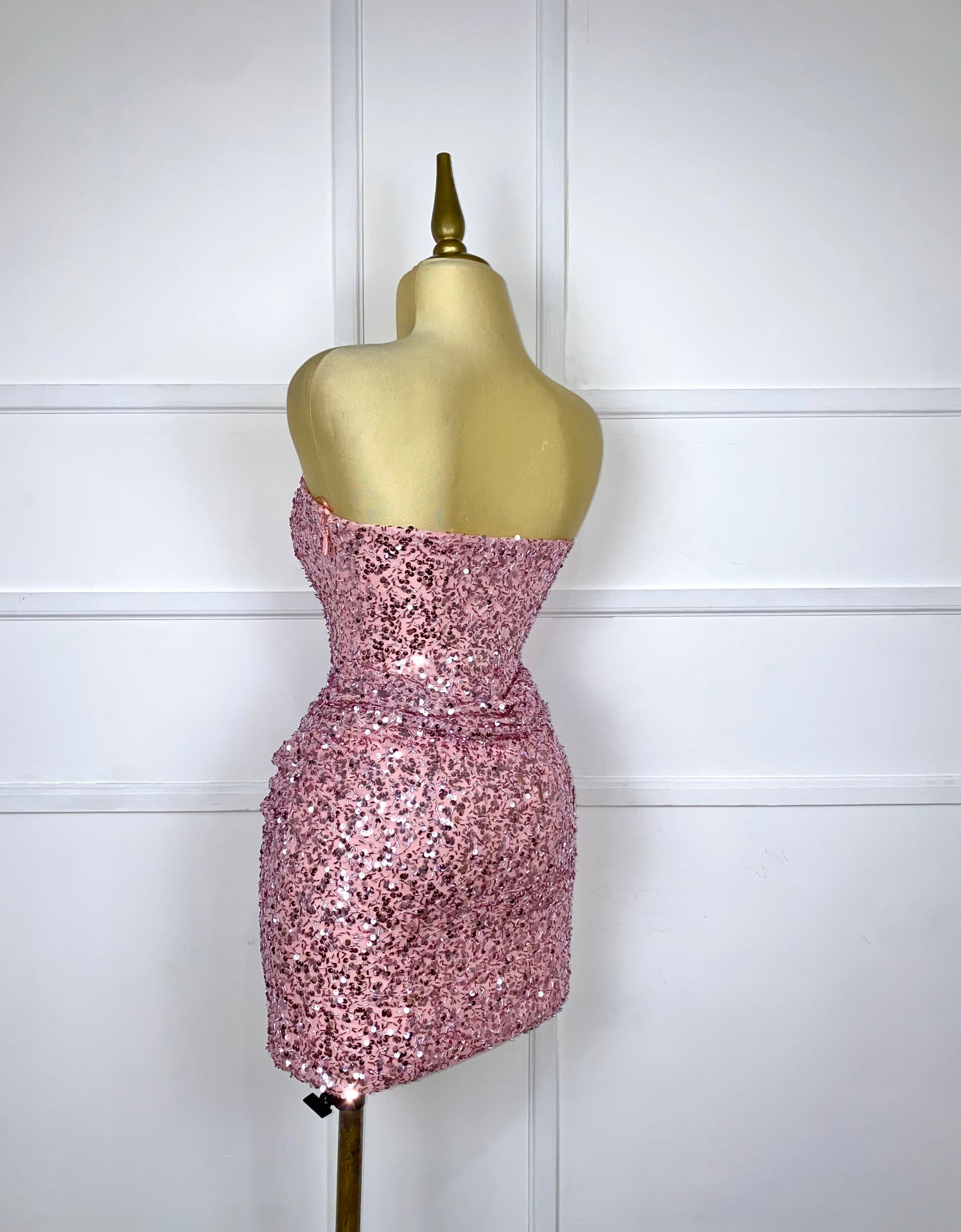 Vestido rosa strapless lentejuelas