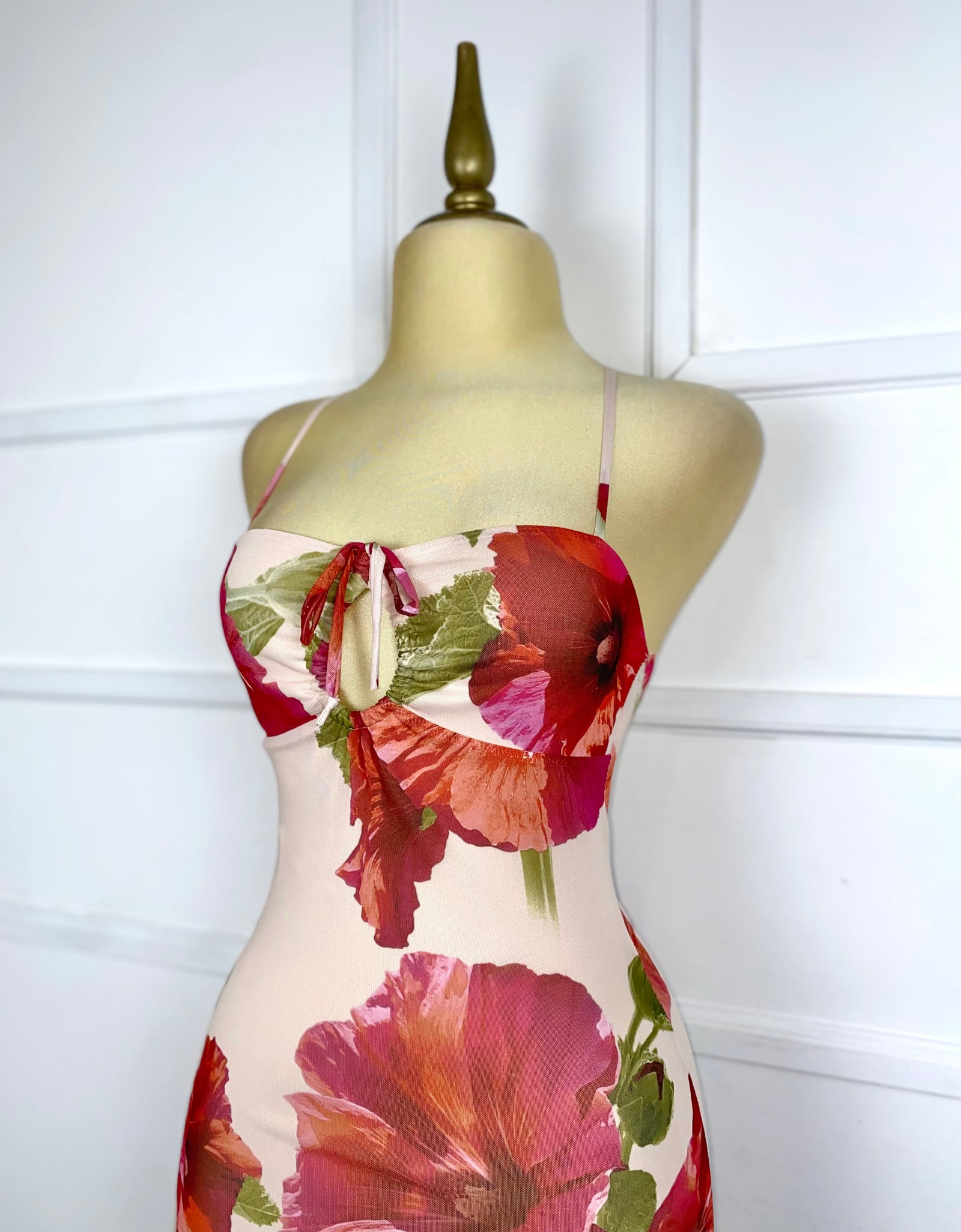 Vestido mesh nude con flores