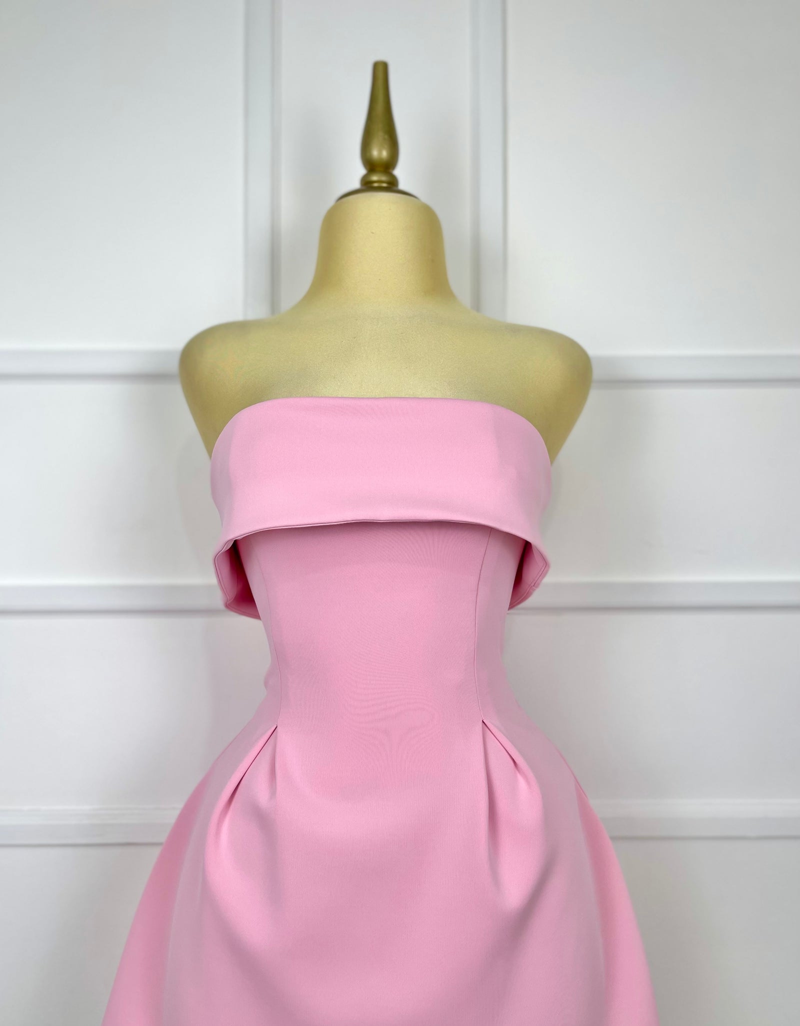 Vestido rosa strapless corte A