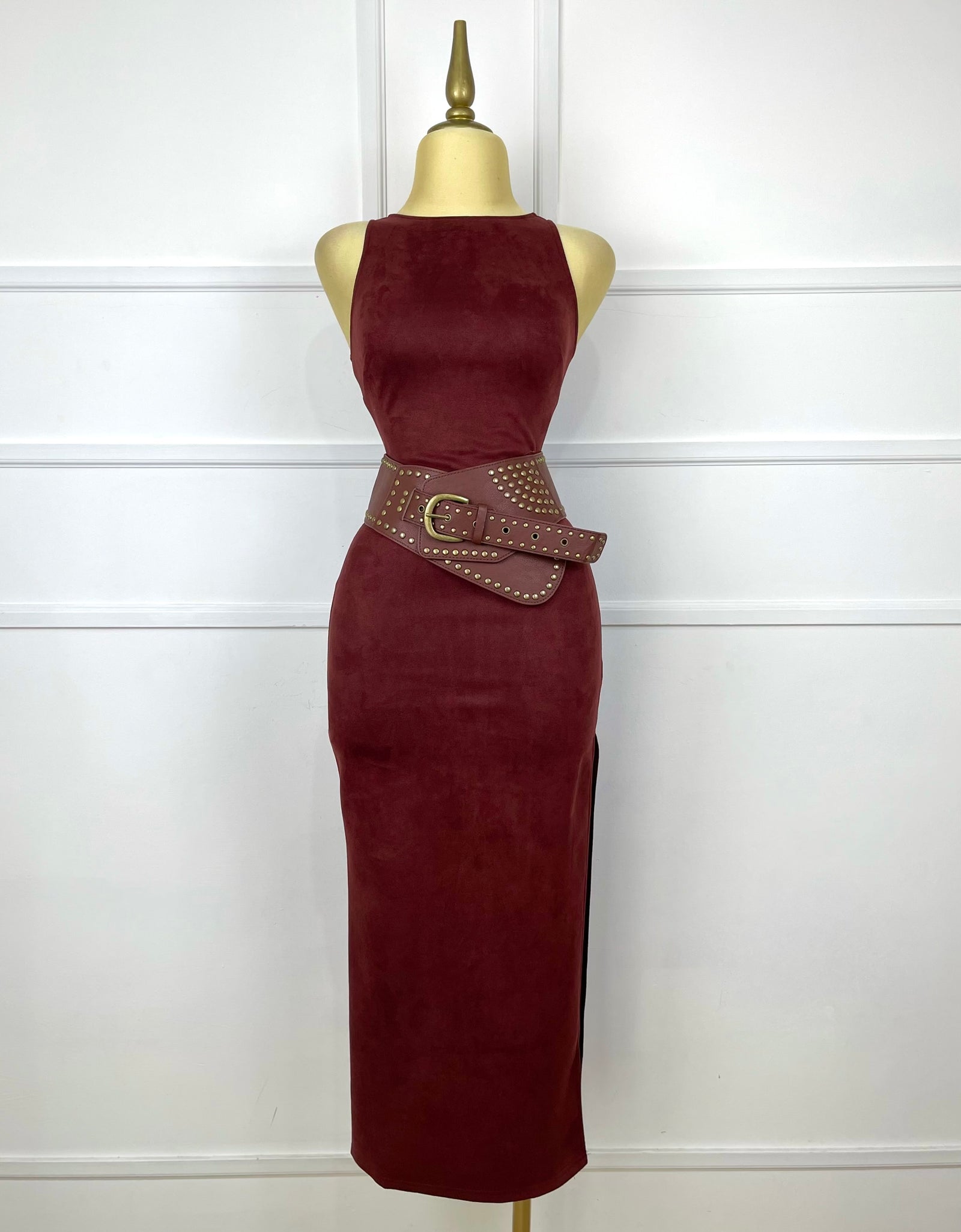 Vestido tinto gamuza con cinto