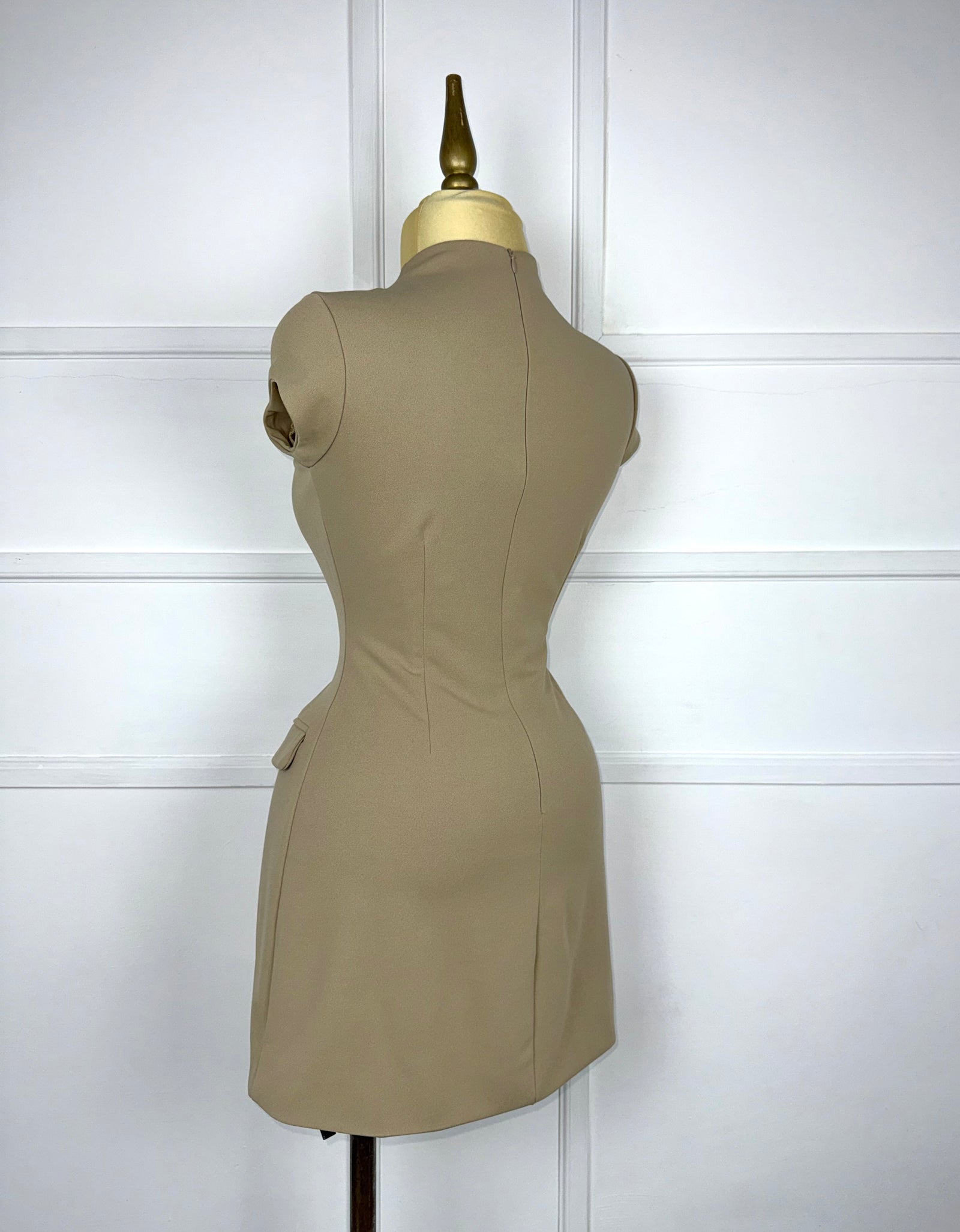 Vestido beige corto liso