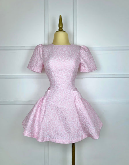 Vestido rosa brocado corte A