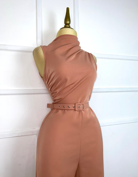 Palazzo liso con cinto