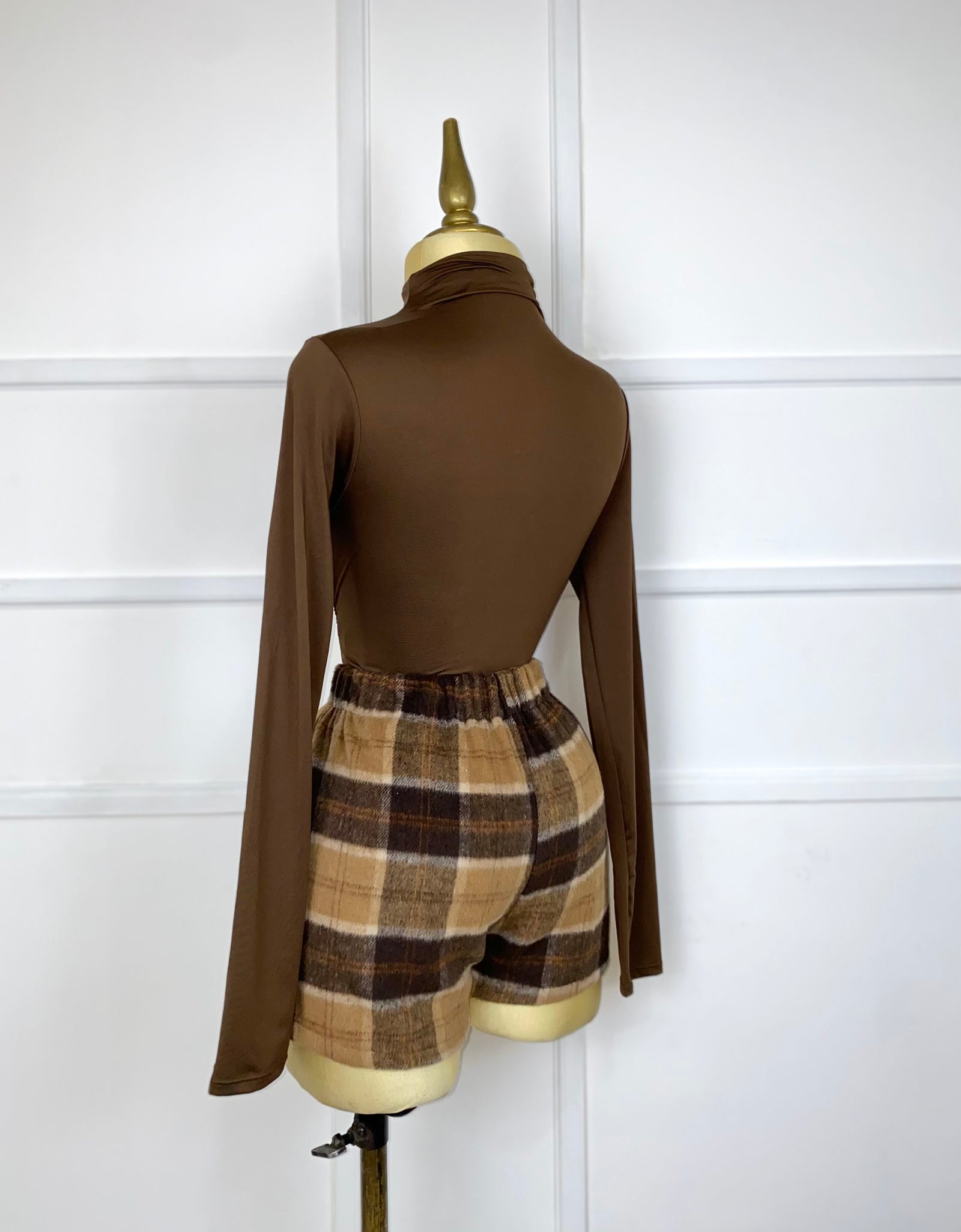 Set café cuadros afelpado (short falda y camisa)