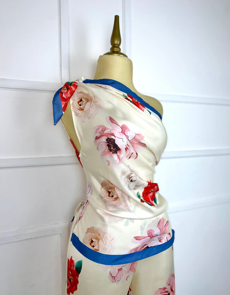 Set satín con flores