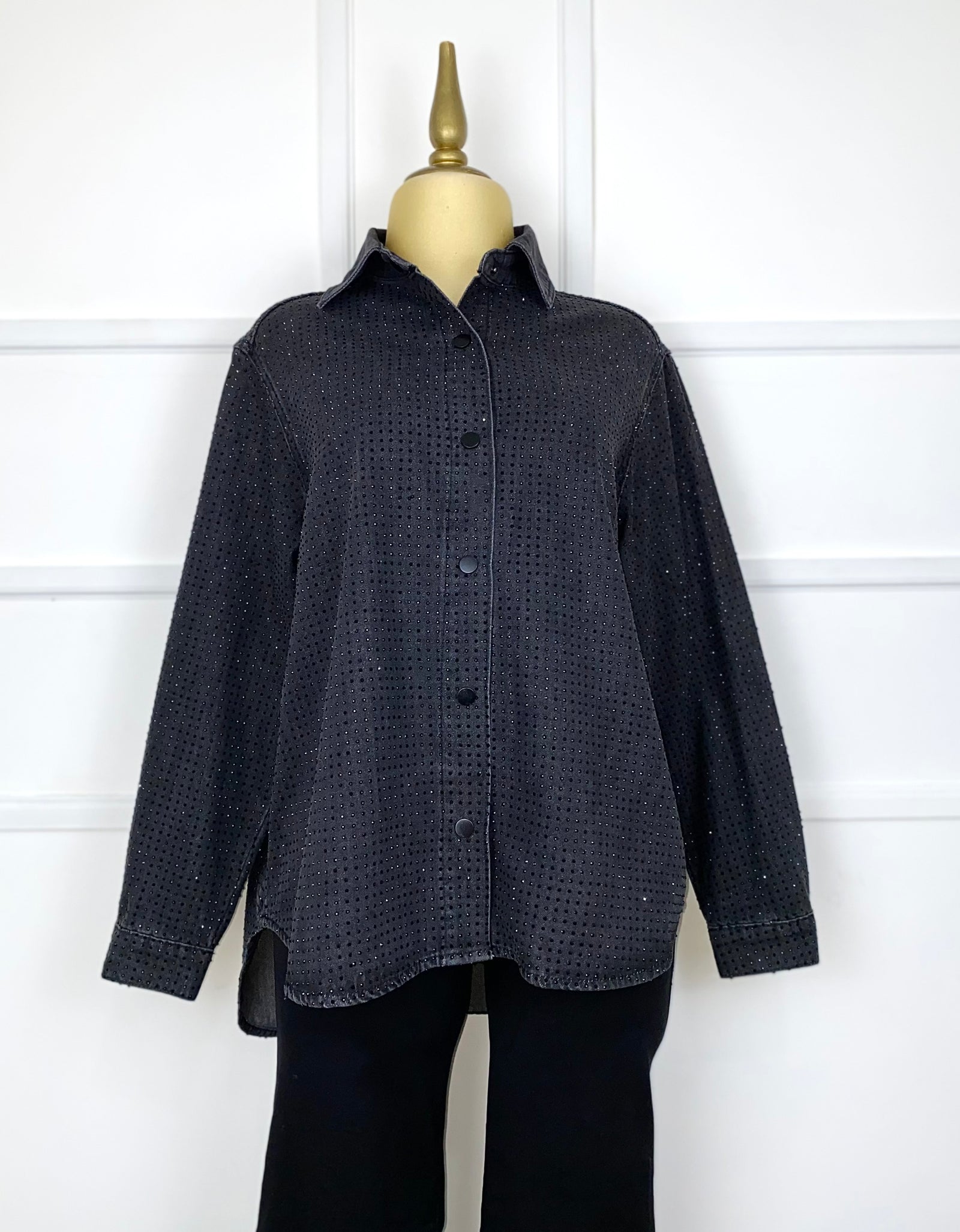 Camisa negra mezclilla con pedrería